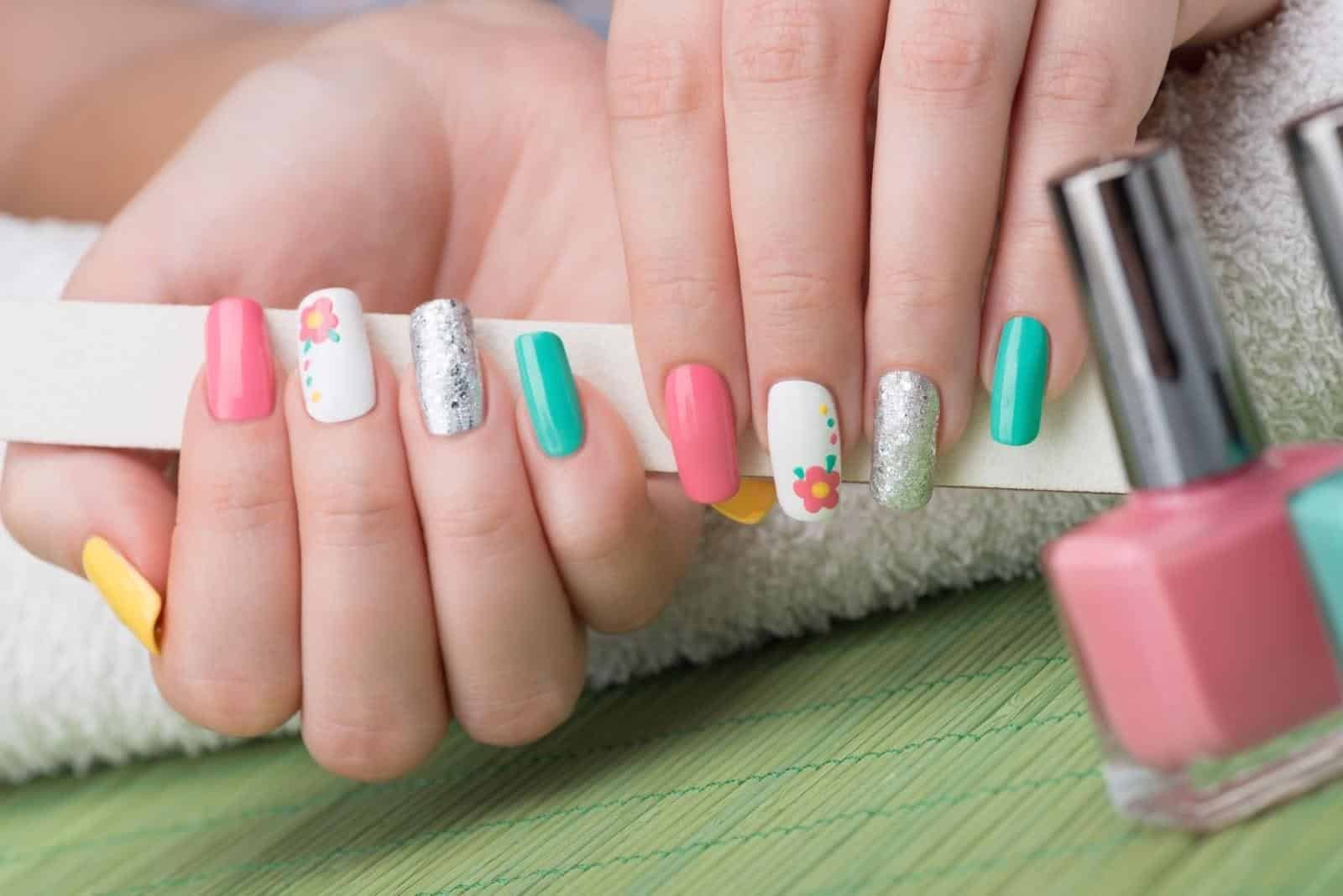 diseños elegantes para uñas acrilicas
