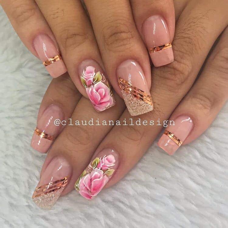 elegantes decoraciones de uñas polygel